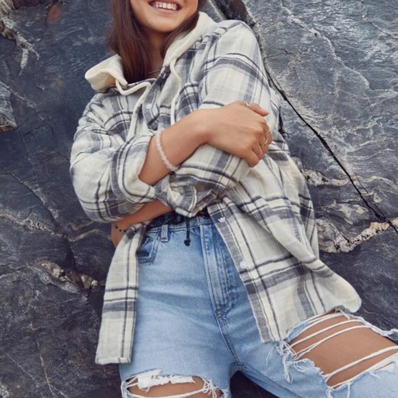 American Eagle Outfitters Tops - AE Oversized Hoodie Flannel